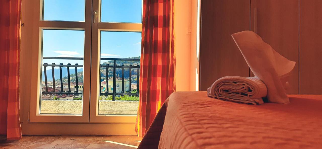 Bike And Breakfast Apartments Pietra Ligure Exterior foto