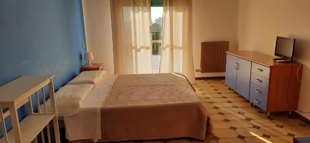 Bike And Breakfast Apartments Pietra Ligure Exterior foto